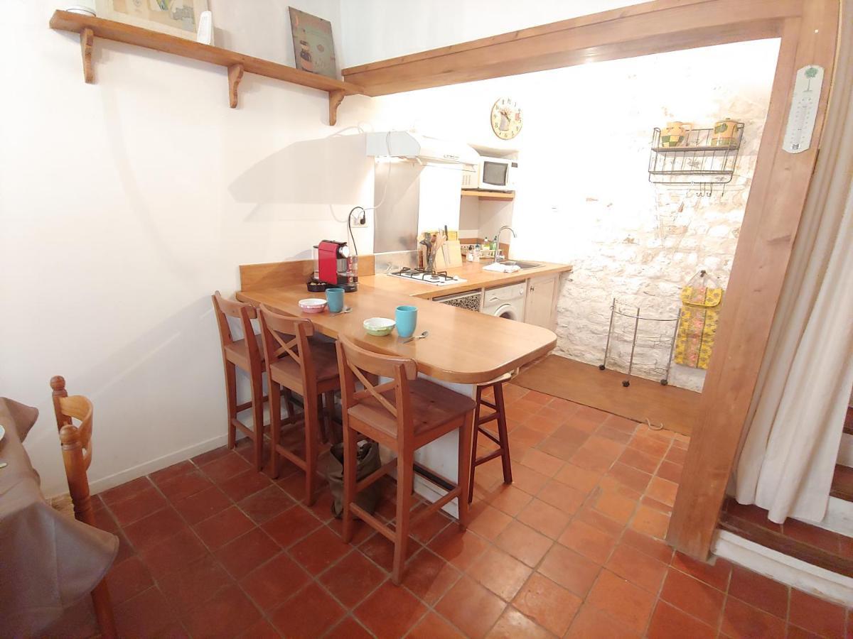 Charmante Maison Arlesienne A L'Ombre Des Arenes, De 2 A 5P Exteriör bild