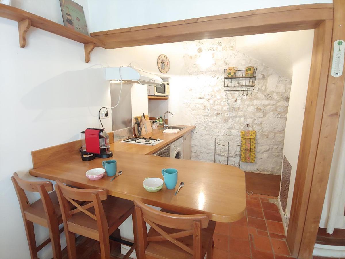 Charmante Maison Arlesienne A L'Ombre Des Arenes, De 2 A 5P Exteriör bild
